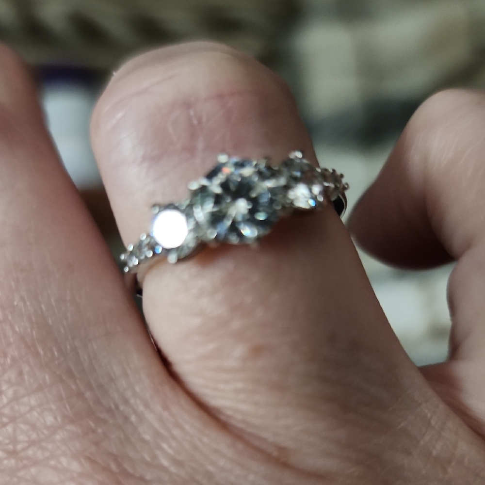 CZ Ring, Silver W Clear Stones Size 7